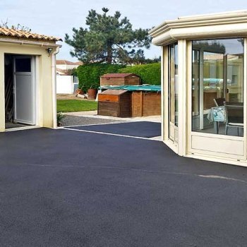 Cour et accès de garage aux Sables d'Olonne