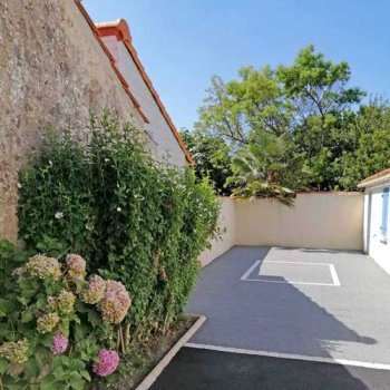Terrasse en béton et pavés aux Sables-d'Olonne