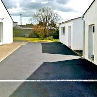 Cour et accès de garage en enrobé à Challans
